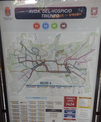 バス停設置の路線案内図