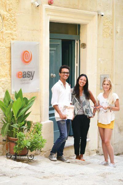 Easy School of Languages,入口,校舎