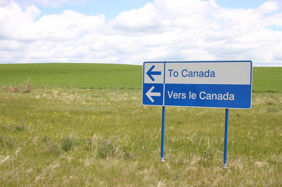 英語とフランス語の二ヶ国語が公用語のカナダにおける両言語の扱い