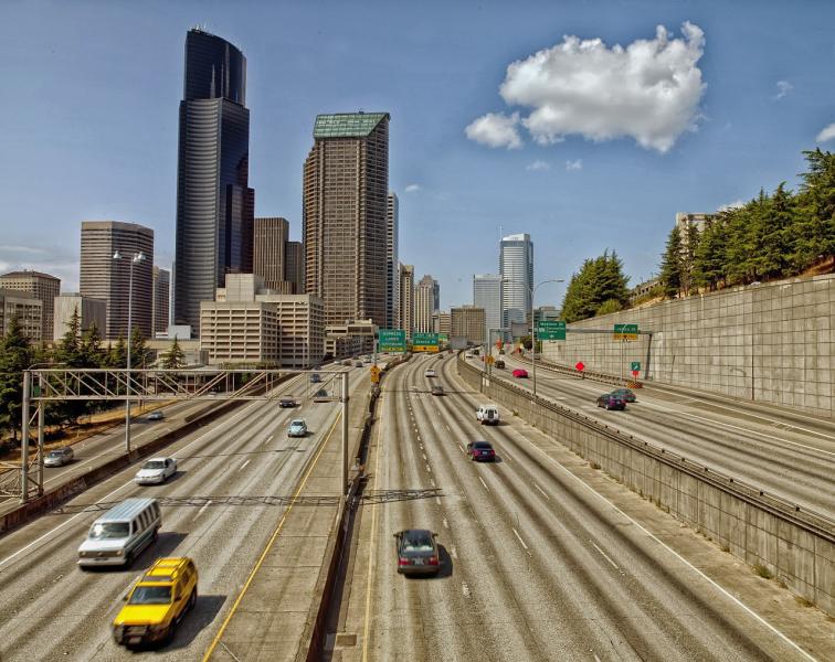 シアトルの高速道路の写真です