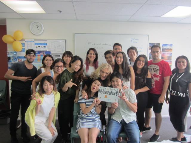 ブリスベンの語学学校「Viva College Brisbane」に英語留学している生徒