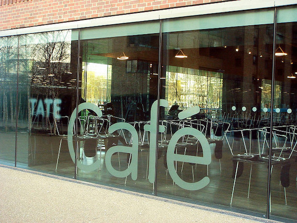 「Tate Modern(テート・モダン美術館)」内にあるカフェ