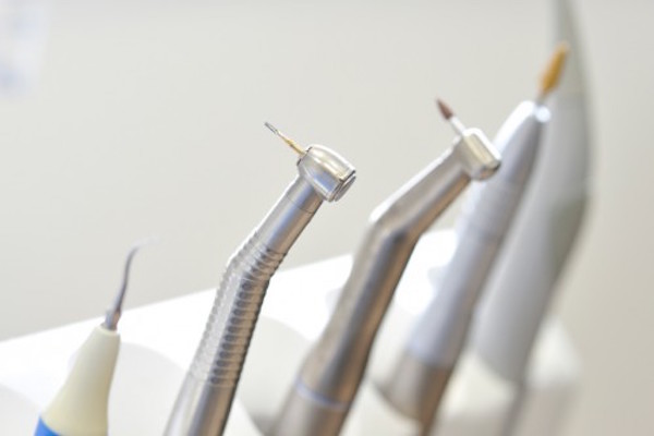 歯医者が使う機材一式