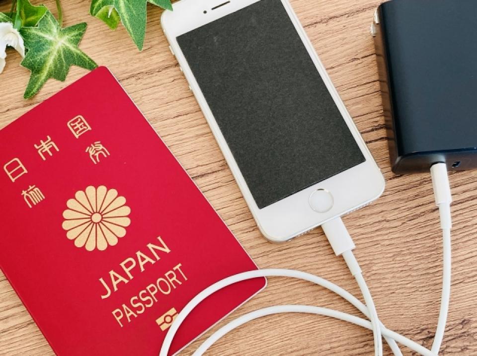 留学に携帯電話はどうやって持って行く?出発直前でも間に合うeSIMで安心準備