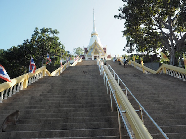 タイのカオタキアップの階段