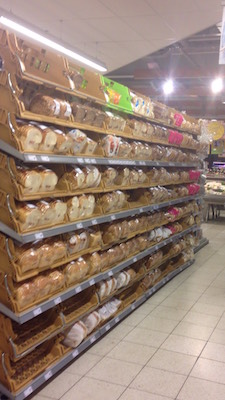 JUMBOのパン売り場