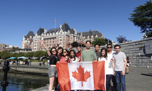 【学校スタッフにインタビュー】老舗カレッジ付属語学学校SSLCビクトリアキャンパスの大ベテラン日本人スタッフ!